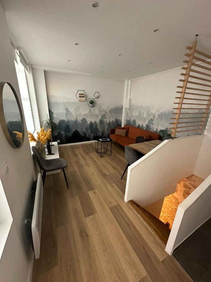 Modern And Warm Fully Renovated Split Level Apart Steps Away From The Grands Boulevard Apartment Paris Exterior photo